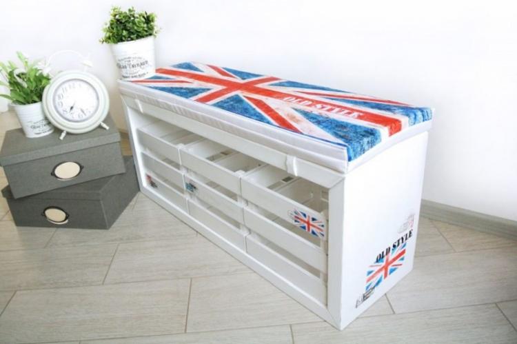 Étagère à chaussures à faire soi-même dans le couloir à partir de palettes