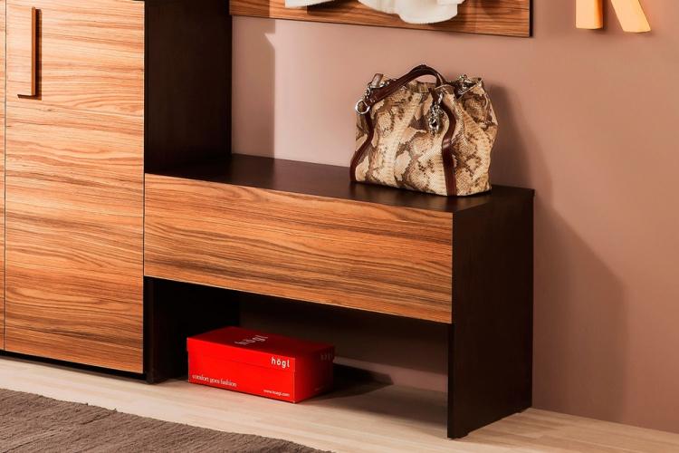 Étagère à chaussures dans le couloir - idées de photos