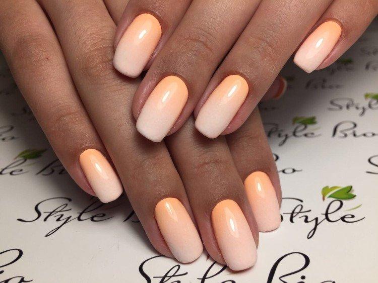 Ombre nue sur les ongles - photo