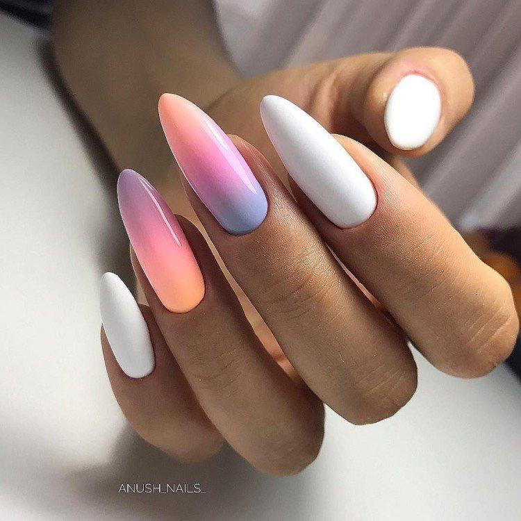 Ombre sur les ongles longs - photo
