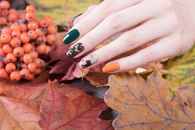 Manucure d'automne multicolore 2020 - photo