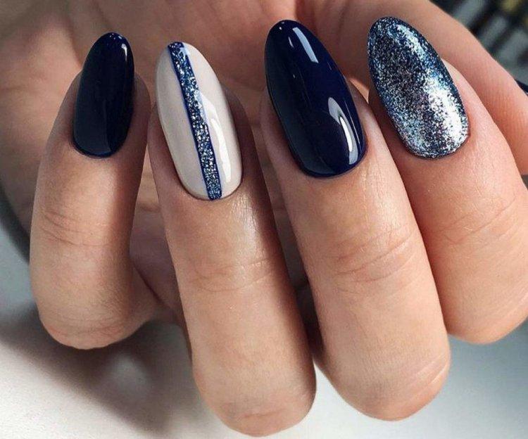 Manucure sombre d'automne 2020 - photo