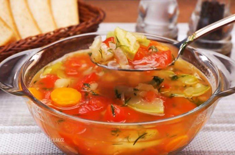 Soupe de légumes aux courgettes - recette pas à pas avec photo