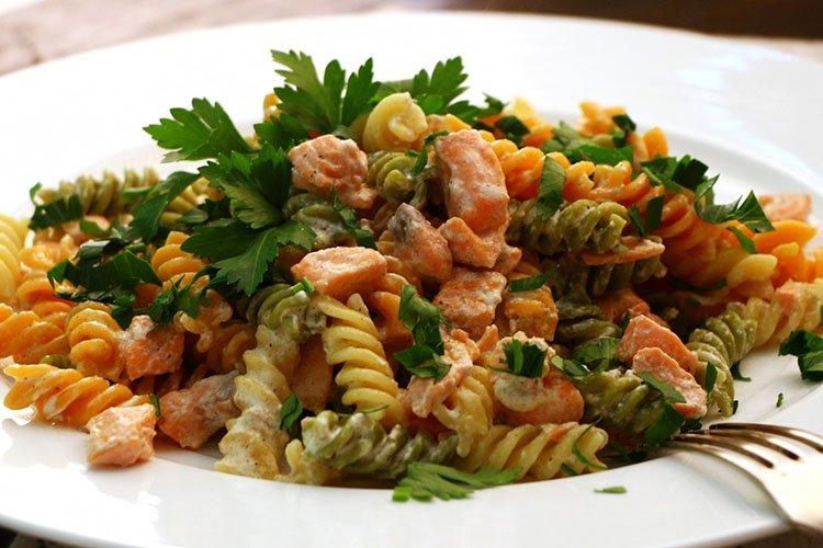 Pâtes au poulet à la sauce tomate - recettes