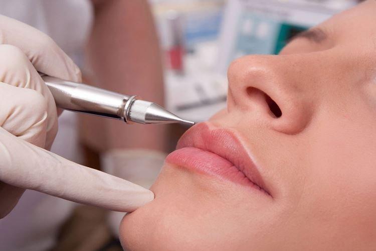 Combien de temps dure le maquillage permanent des lèvres ?