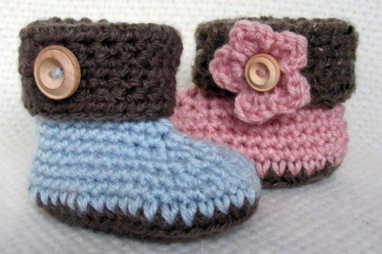 Chaussons chauds avec boutons - Chaussons au crochet pour nouveau-nés
