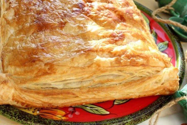Tarte feuilletée au fromage et oignons - recettes
