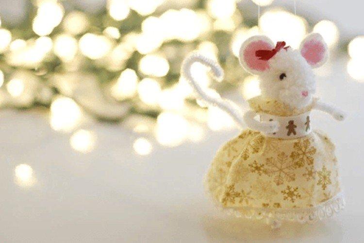 Rat du Nouvel An à pompons - Cadeaux DIY pour le Nouvel An 2020