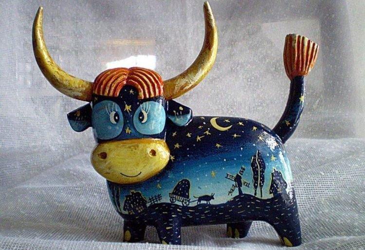 Taureau en pâte salée - un cadeau à faire soi-même pour le nouvel an 2021