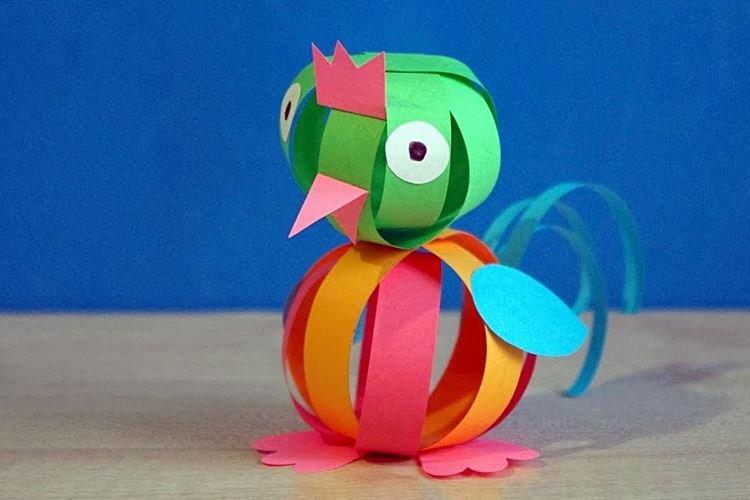 Artisanat en papier coloré pour les enfants de leurs propres mains - photo