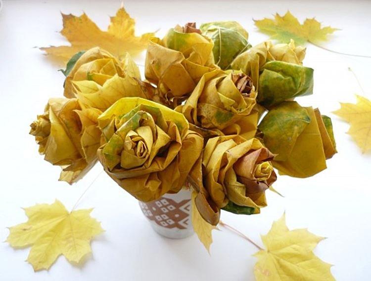 Artisanat de feuilles d'automne pour enfants - photos et idées