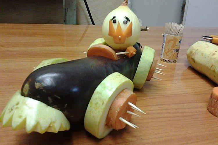 Machine à aubergines - Artisanat de légumes pour la maternelle