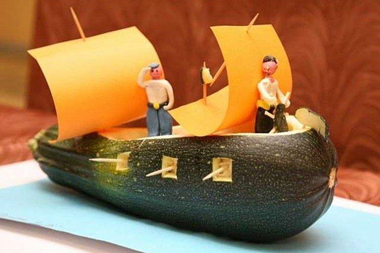 Zucchini Ship - Artisanat des légumes à l'école