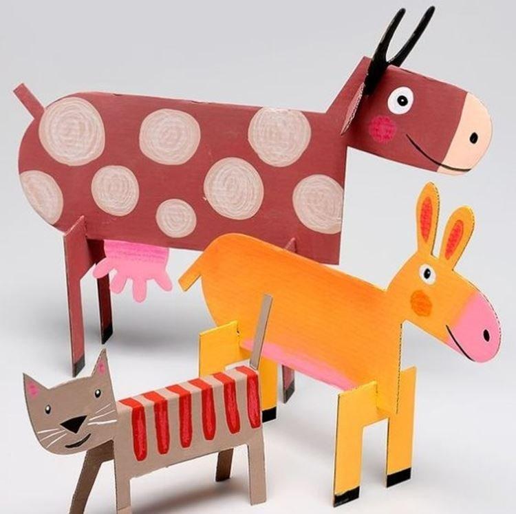 Figurines en carton ondulé - Artisanat de bricolage pour la maternelle