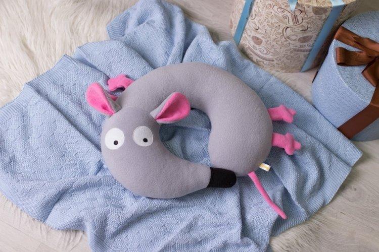 Oreiller de voyage Souris DIY