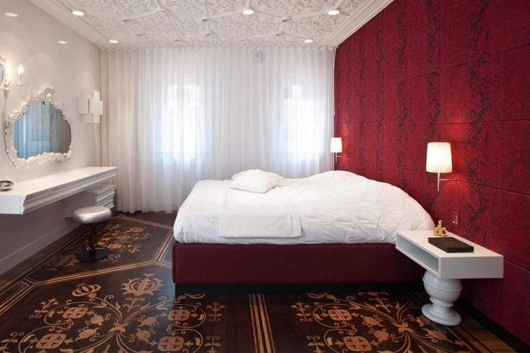 Faux plafond dans la chambre - photo