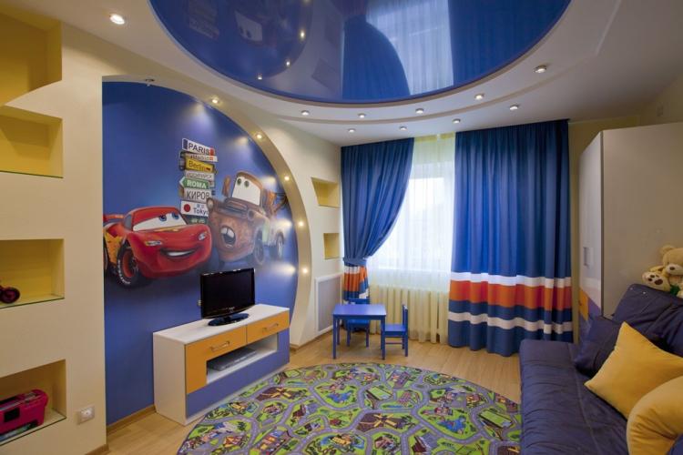 Plafond suspendu dans une chambre d'enfants - photo