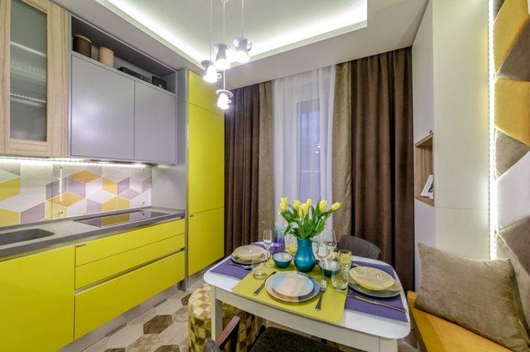 Plafonds en plaques de plâtre duplex dans la cuisine