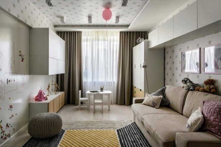 Plafonds en plaques de plâtre bouclés dans la chambre des enfants