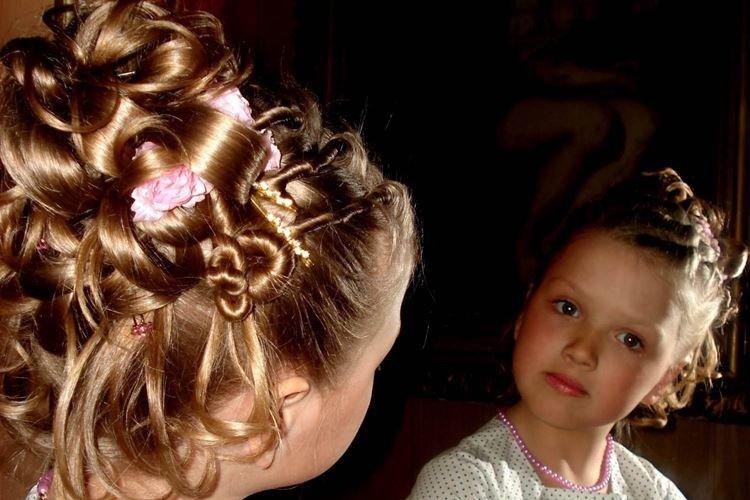 Party High Coiffure - Coiffures moyennes pour les filles