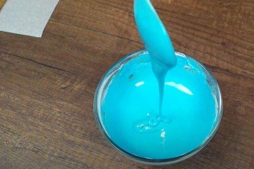 Maison en pain d'épice DIY avec glaçage protéiné en poudre - recette étape par étape