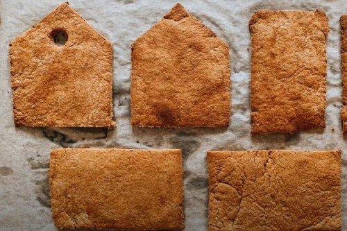 Maison en pain d'épice DIY sans gluten - recette étape par étape