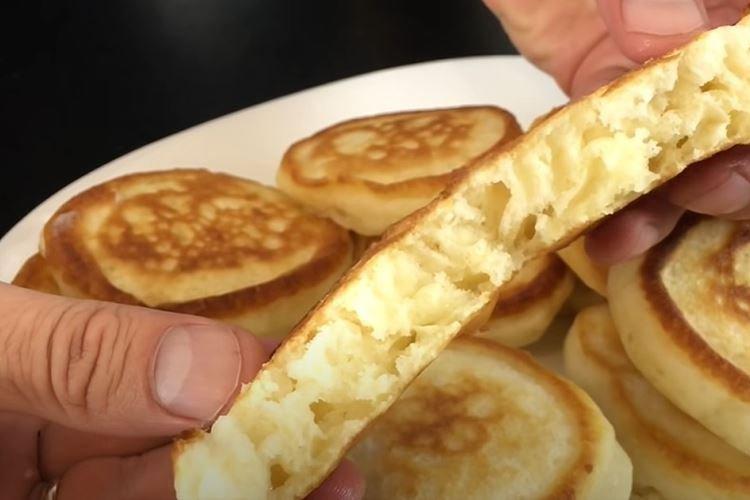 Crêpes au kéfir sans œufs - recette étape par étape avec une photo