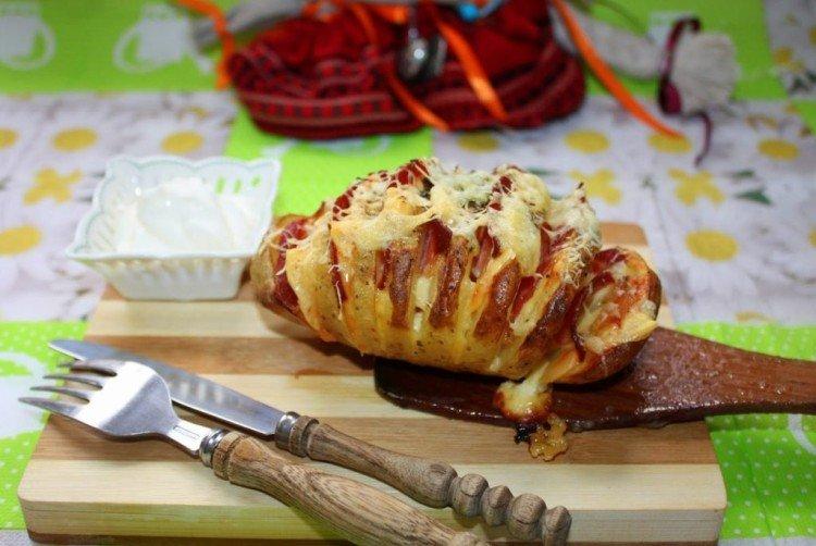 Pommes de terre au saucisson au fromage - Recettes au micro-ondes