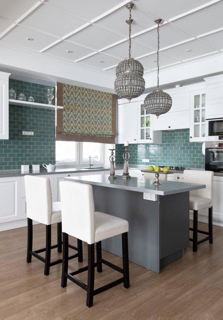 Stores romains dans la cuisine - photo de design d'intérieur