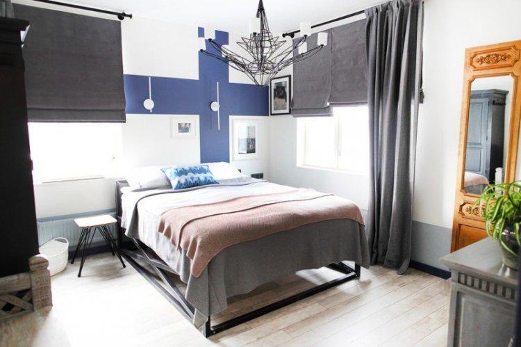 Stores romains dans la chambre - photo de design d'intérieur