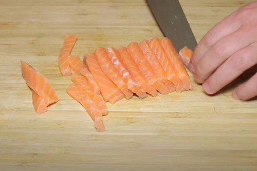 Rouleaux de maki maison - une recette étape par étape