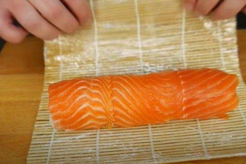 Roll Philadelphia à la maison - une recette étape par étape