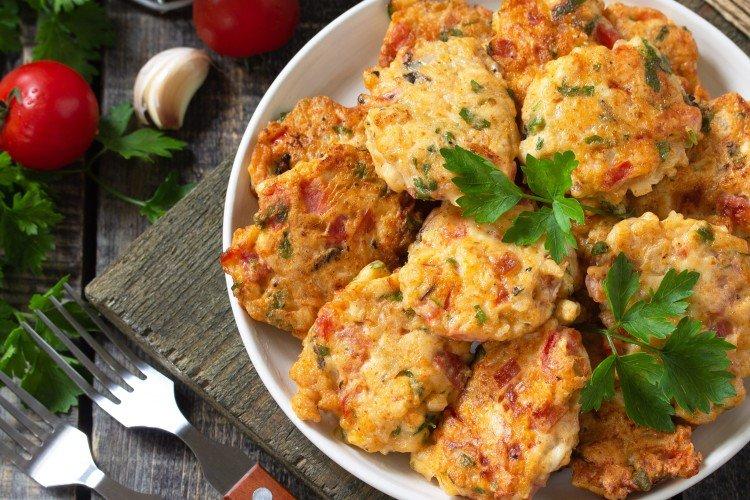 Poitrine de poulet hachée et escalopes de tomates - recettes