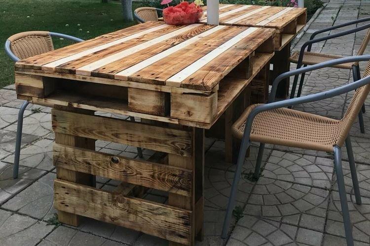 Table de jardin - Mobilier de jardin en palettes pour une résidence d'été photo