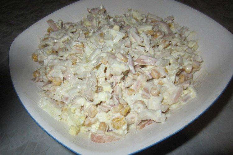 Salade de calmars, œufs et concombre - recettes