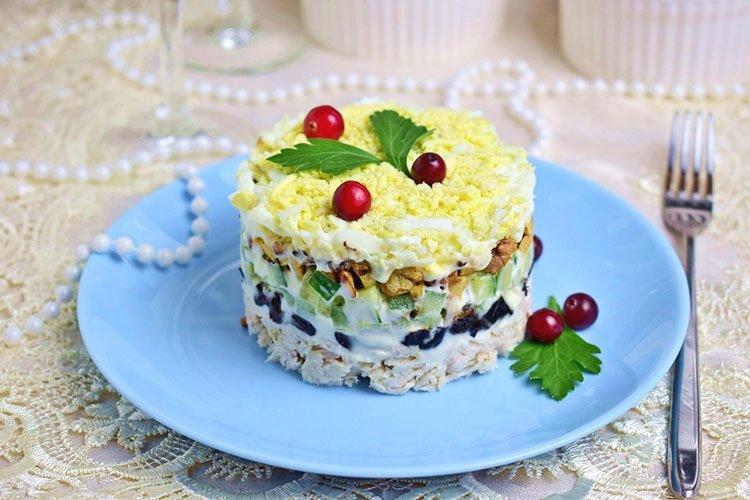 Salade aux pruneaux et graines de grenade - recettes