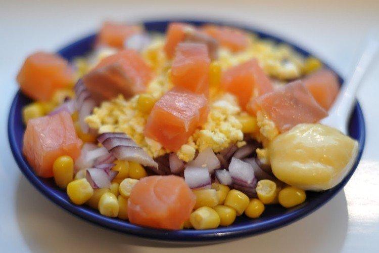 Salade colorée au poisson rouge et poivron rouge - recettes