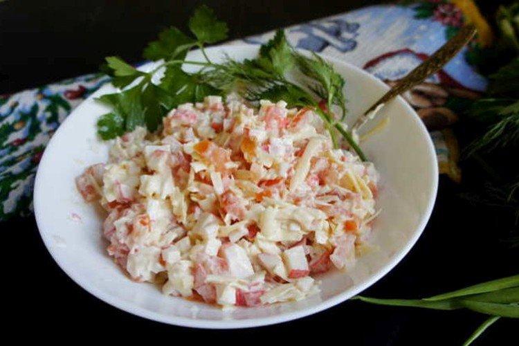 Salade de poisson rouge et bâtonnets de crabe - recettes