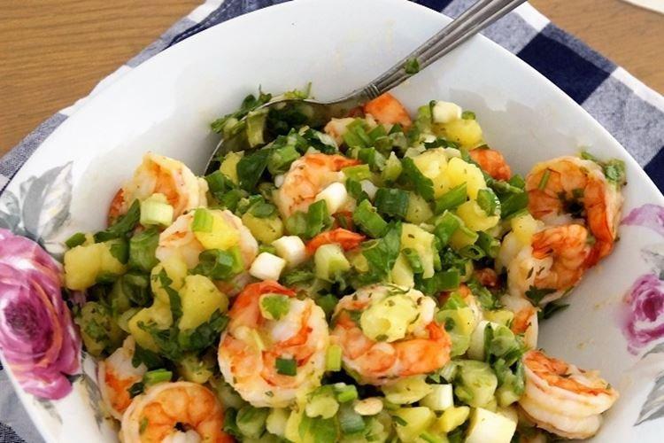 Salade de crevettes, calamars et pommes de terre - recettes