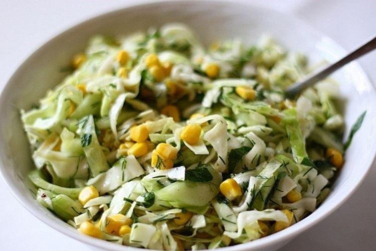 Salade au maïs et au chou - recettes