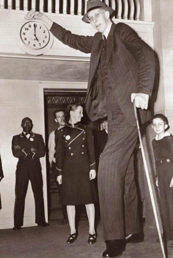 Robert Pershing Wadlow - Les personnes les plus grandes du monde