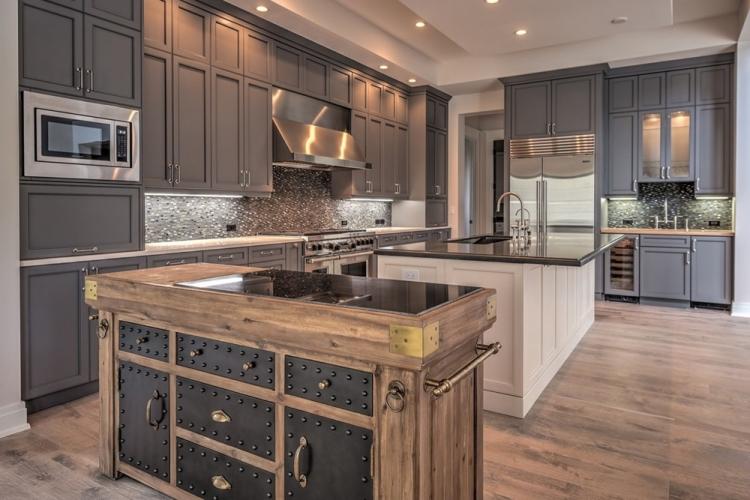 Couleur grise à l'intérieur de la cuisine