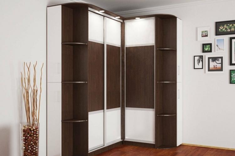 Éclairage - Armoire dans le couloir