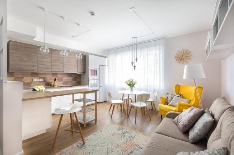 Rideaux dans le salon dans un style moderne - photo