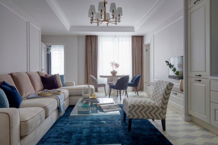 Couleur bleue à l'intérieur du salon - photo