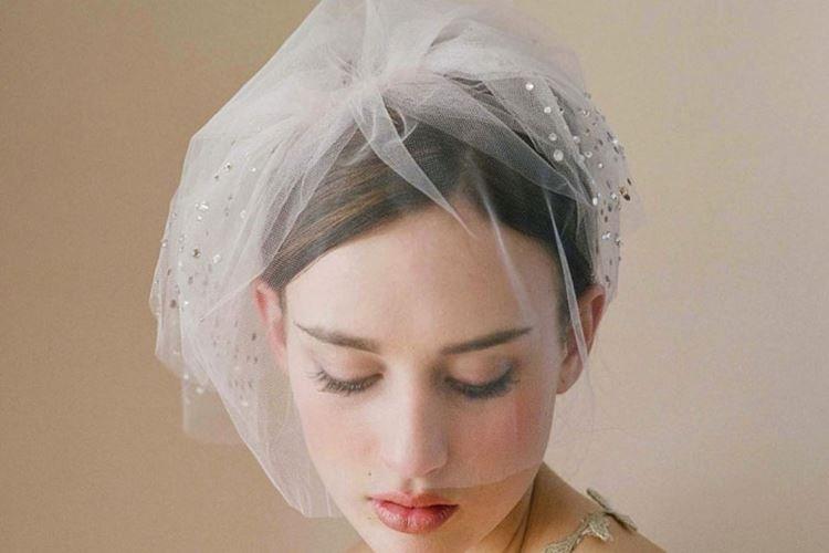 Coiffure avec un voile court - Coiffures de mariage pour cheveux courts