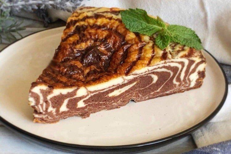 Casserole de zèbre de fromage cottage et de chocolat dans une mijoteuse - recettes