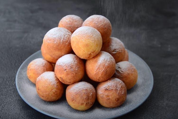 Beignets de caillé - une recette classique étape par étape avec une photo