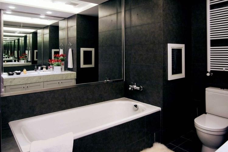 Salle de bain noire dans un style moderne - Design d'intérieur