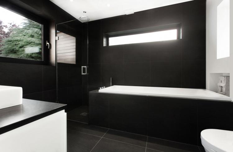 Conception de salle de bain dans un style moderne - photo